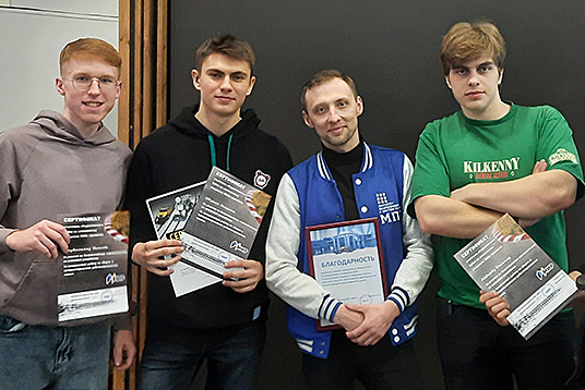 Студенты МИЭТа привезли победу во Всероссийском турнире международных студенческих соревнований по программированию роботизированных машин